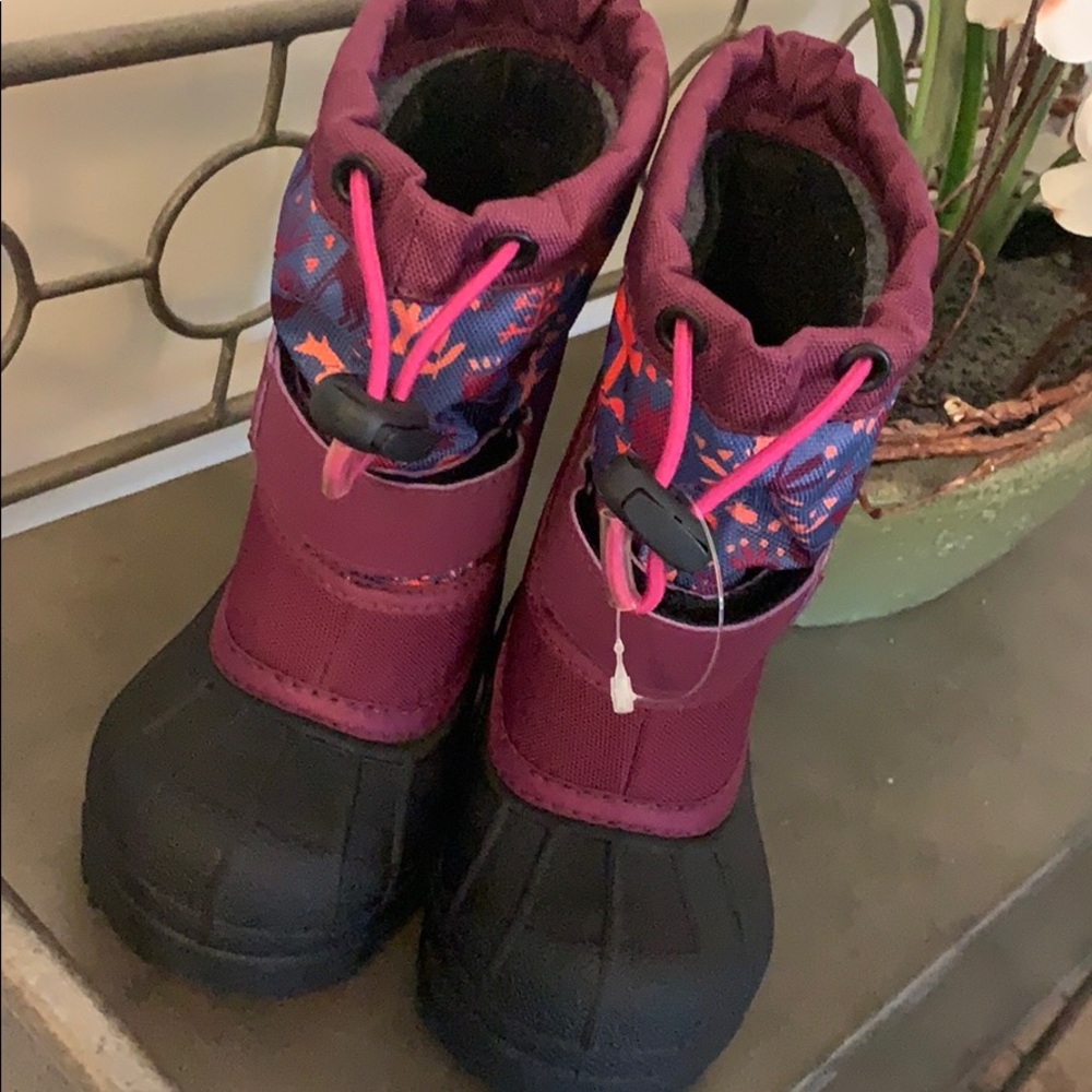 Columbia snow boots size 6